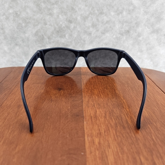 Tommy Bahama Kids Sunglasses Navy Blue Sunglasses Beachwear UV protection - Picture 5 of 7